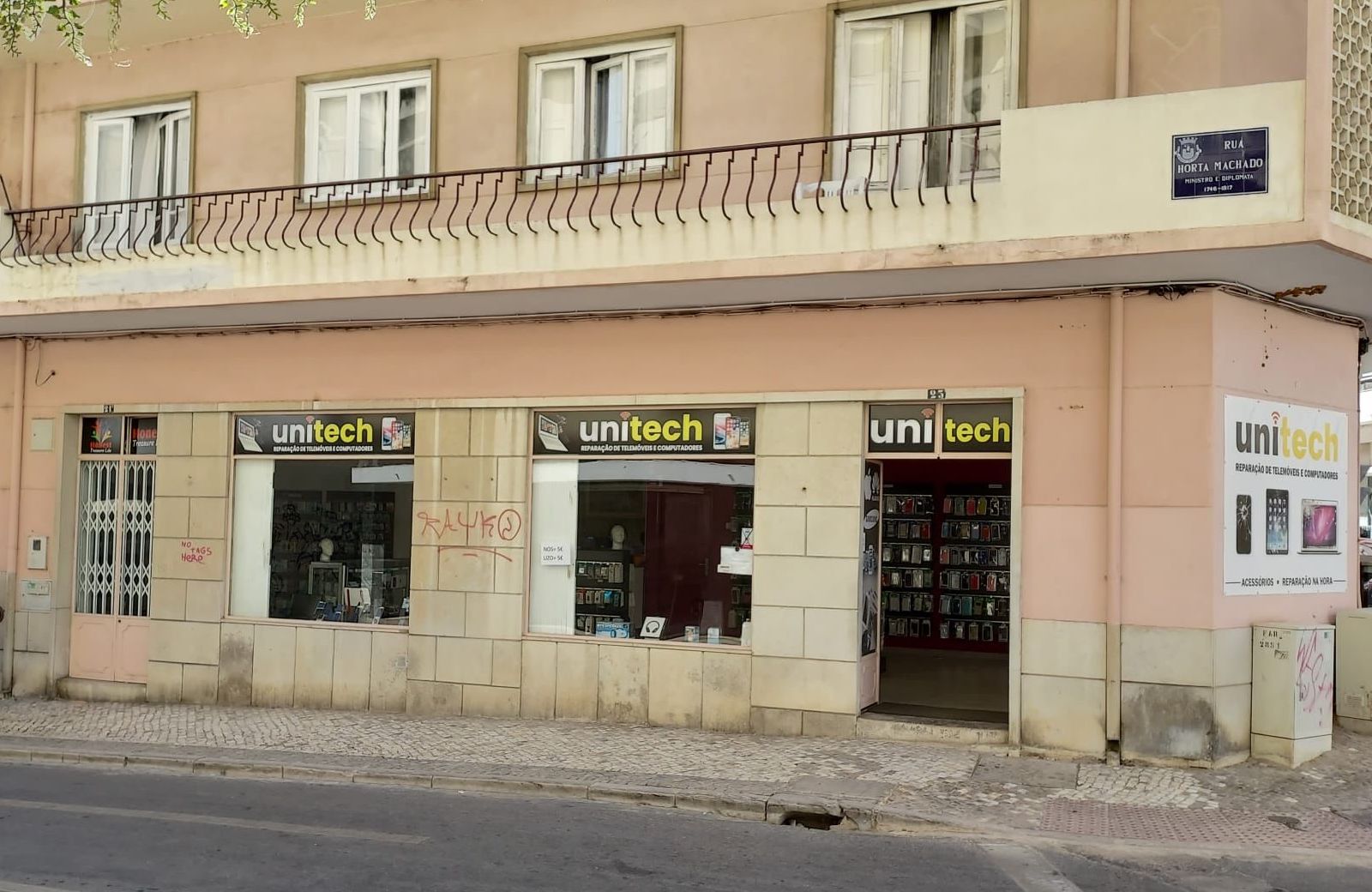 Luggage Storage Faro (Unitech) CitySpareSpace