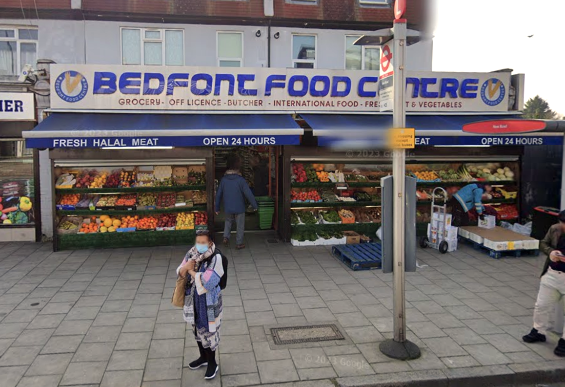 Luggage Storage Heathrow Airport (Bedfont Food Centre) CitySpareSpace